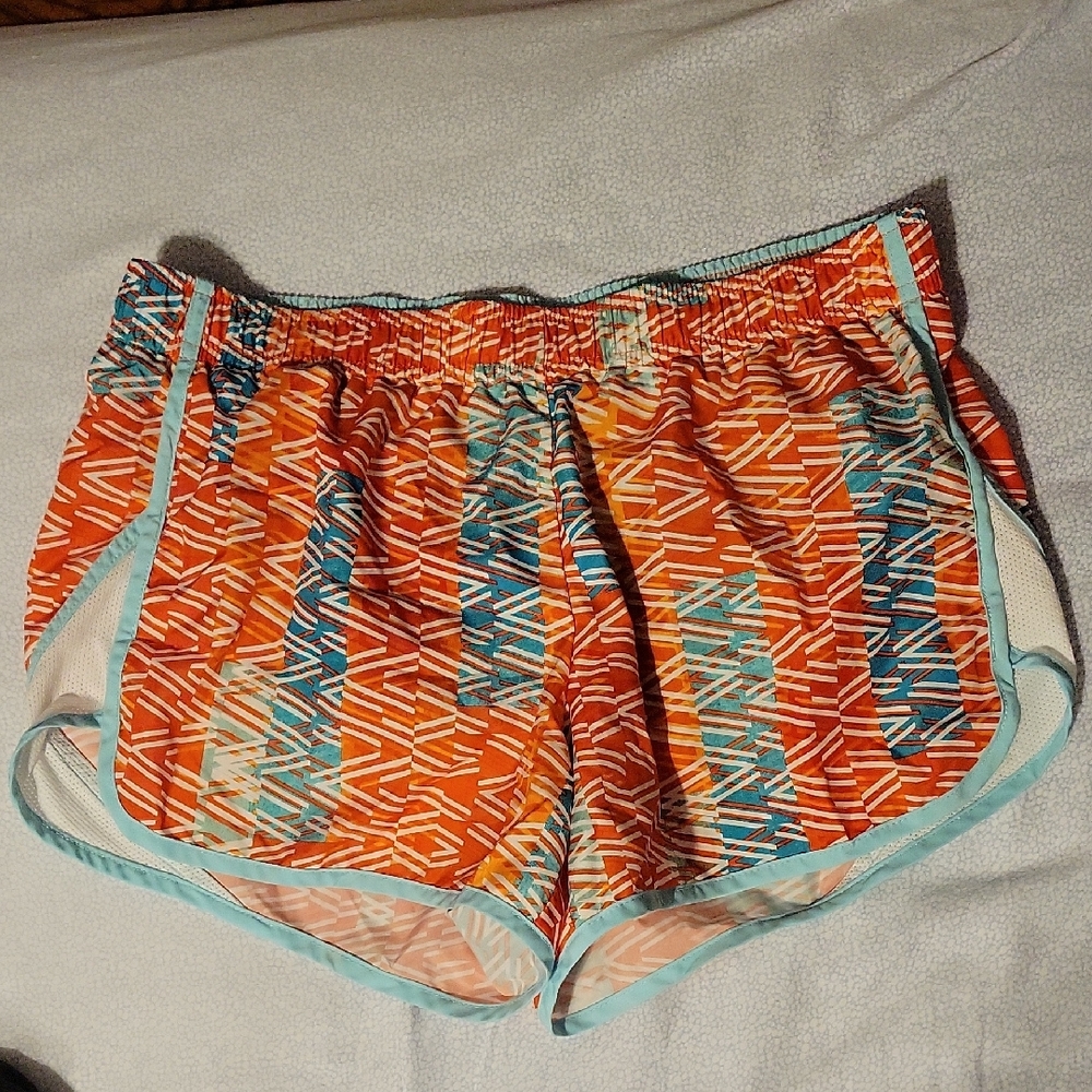EUC Xersion Vibrant Patterned Women's Athletic Shorts